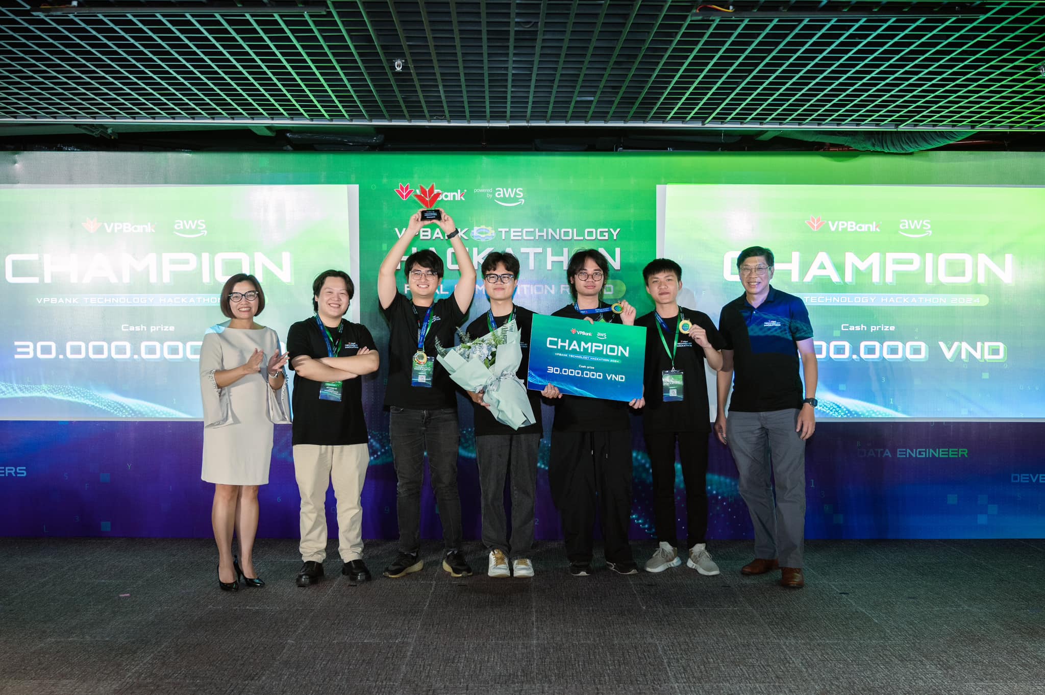 Sinh viên FPTU đoạt giải quán quân tại VPBank Technology Hackathon 2024